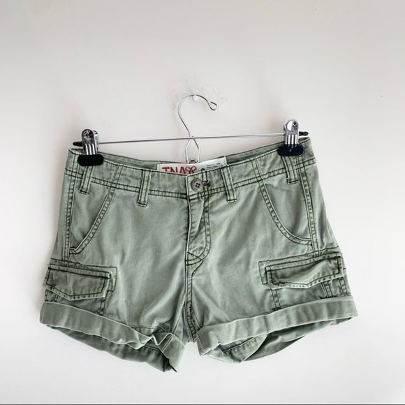 Aritzia TNA Cargo Utility Army Green Shorts Size 0 - Picture 4 of 15